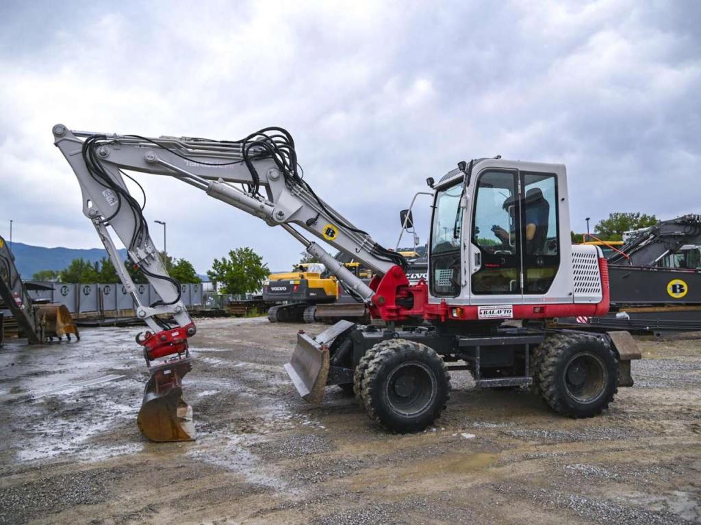 Takeuchi TB175W Photo 2