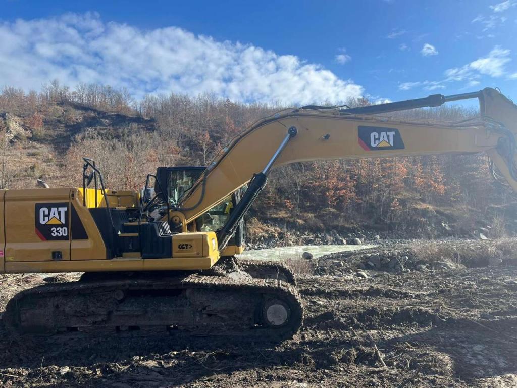 Caterpillar 330 Photo 5