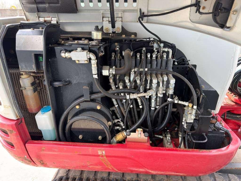 Takeuchi TB230 Photo 23