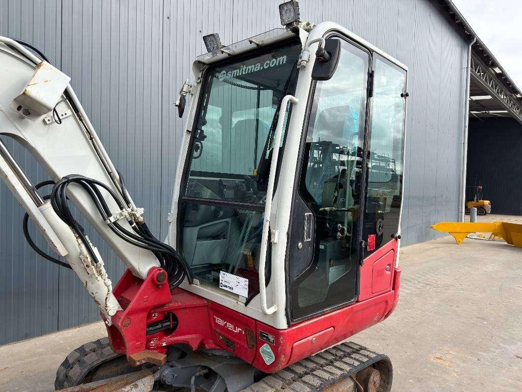 Takeuchi TB230 Photo 6