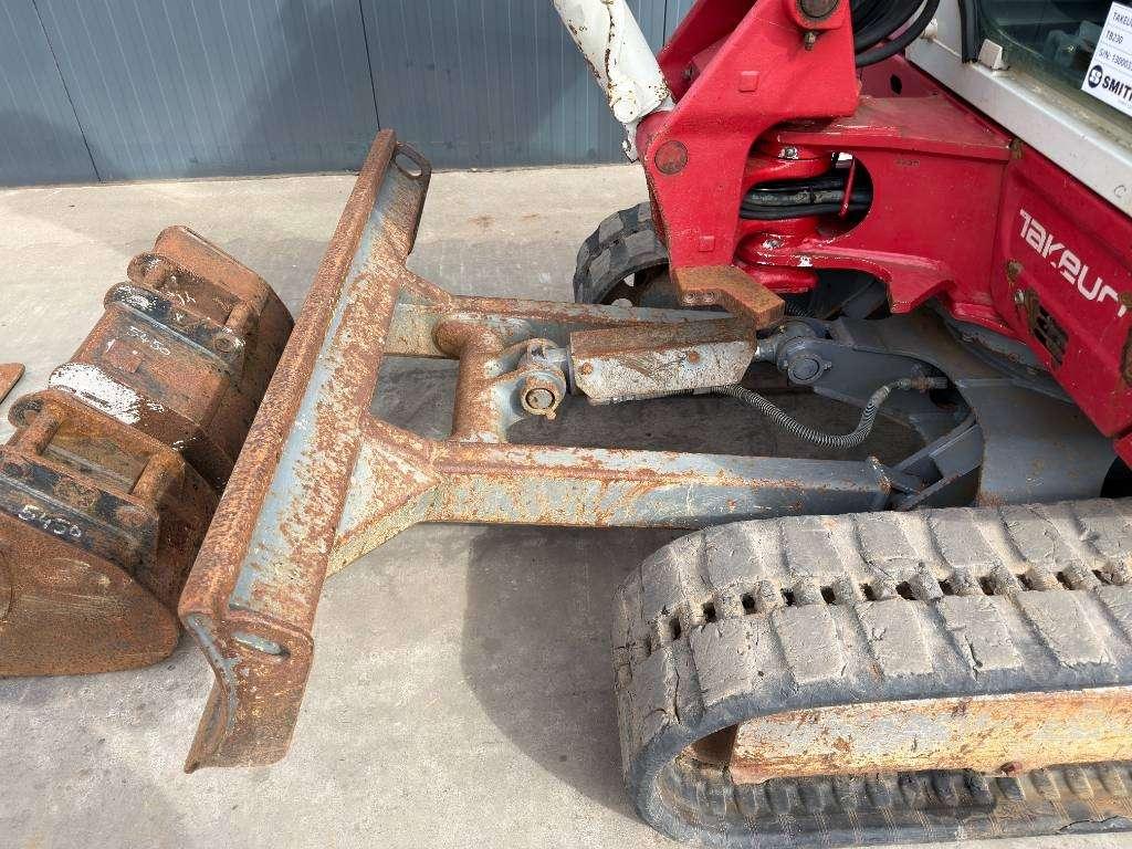 Takeuchi TB230 Photo 9