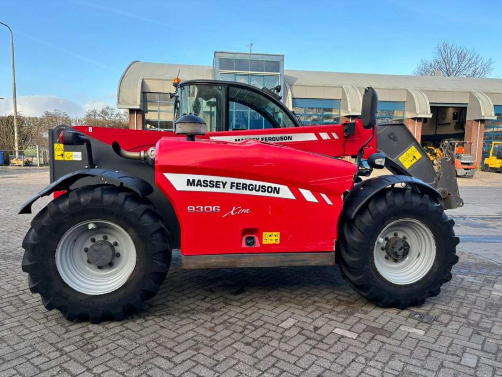 Massey Ferguson MF9306XTRA Photo 2