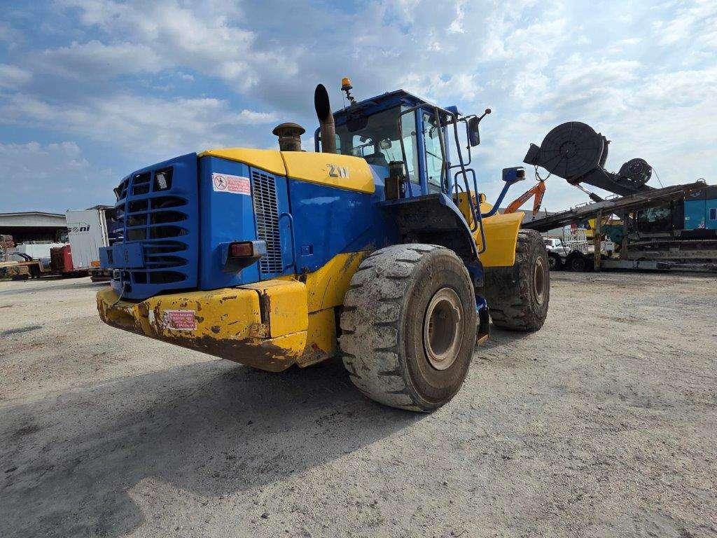 Hitachi ZW310 Photo 4
