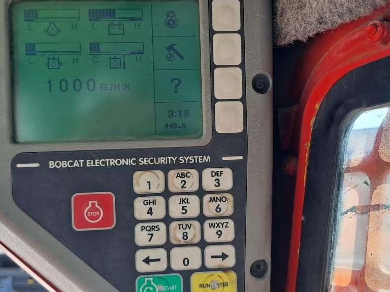 Bobcat S160HF Photo 12