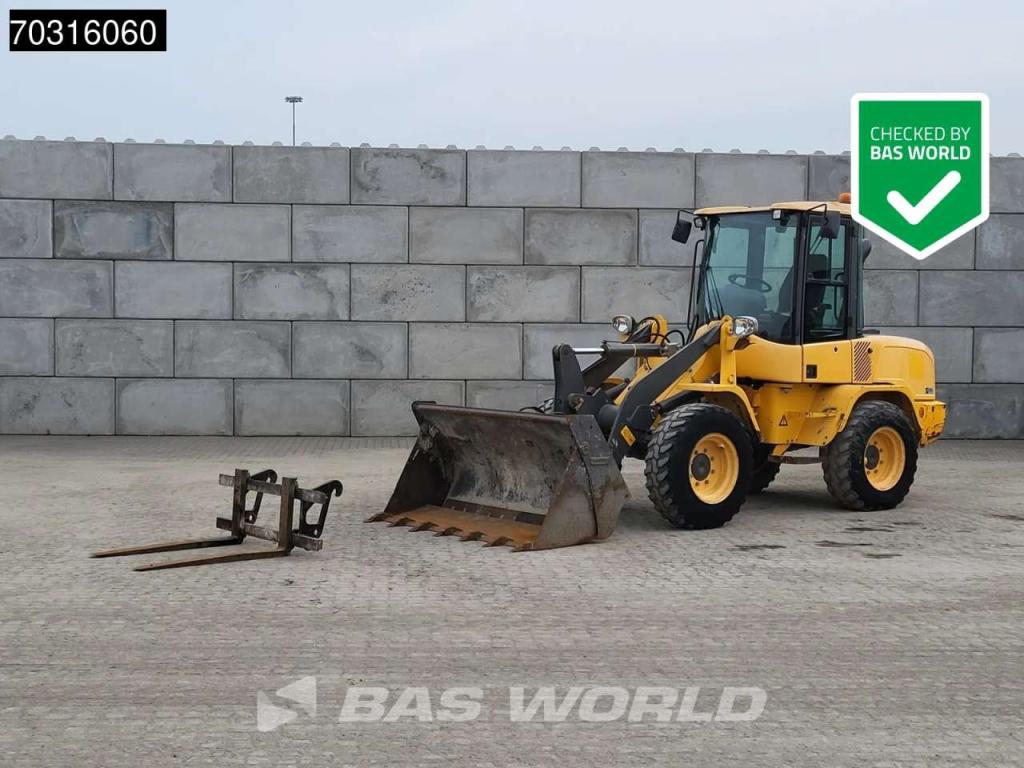 Volvo L30 G Photo 1