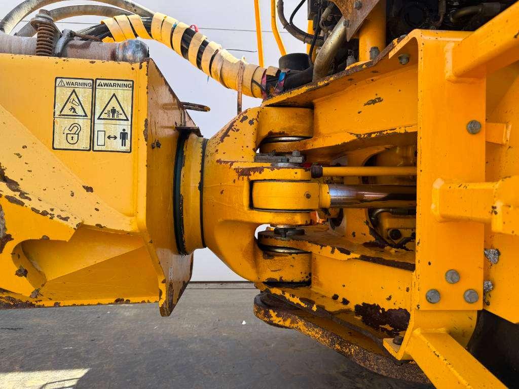 Volvo A40D - Tailgate / Heated Seat Photo 23