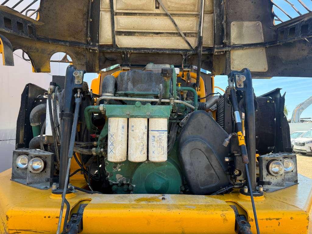 Volvo A40D - Tailgate / Heated Seat Photo 30