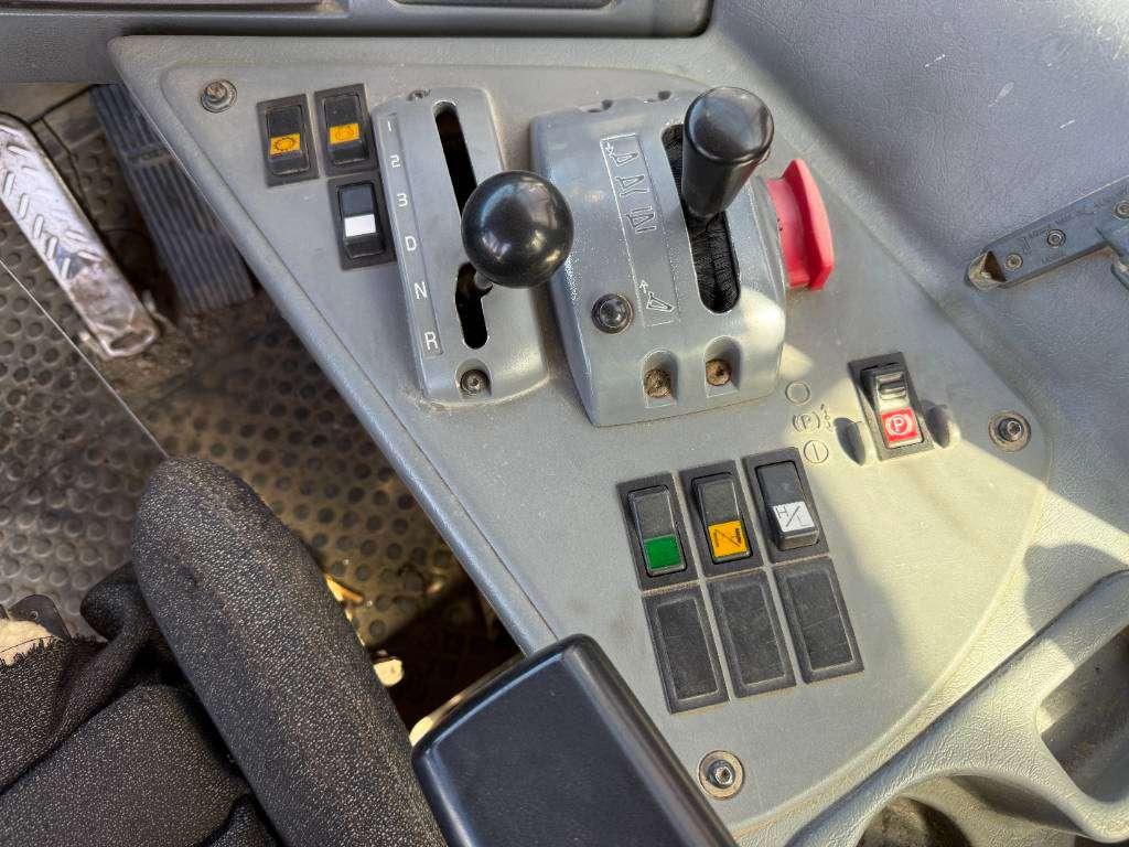 Volvo A40D - Tailgate / Heated Seat Photo 9