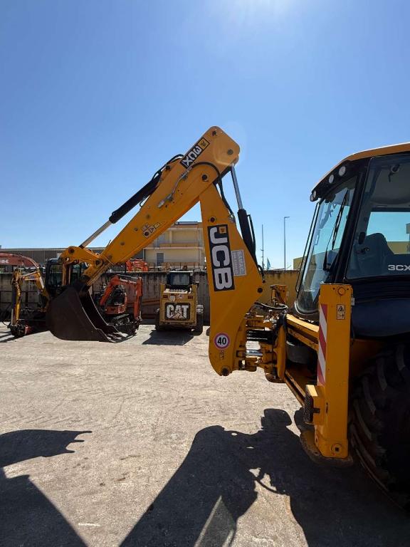 JCB 3CX Photo 10