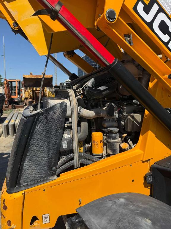 JCB 3CX Photo 16
