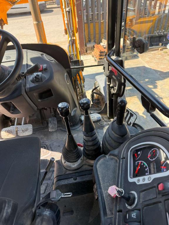 JCB 3CX Photo 25