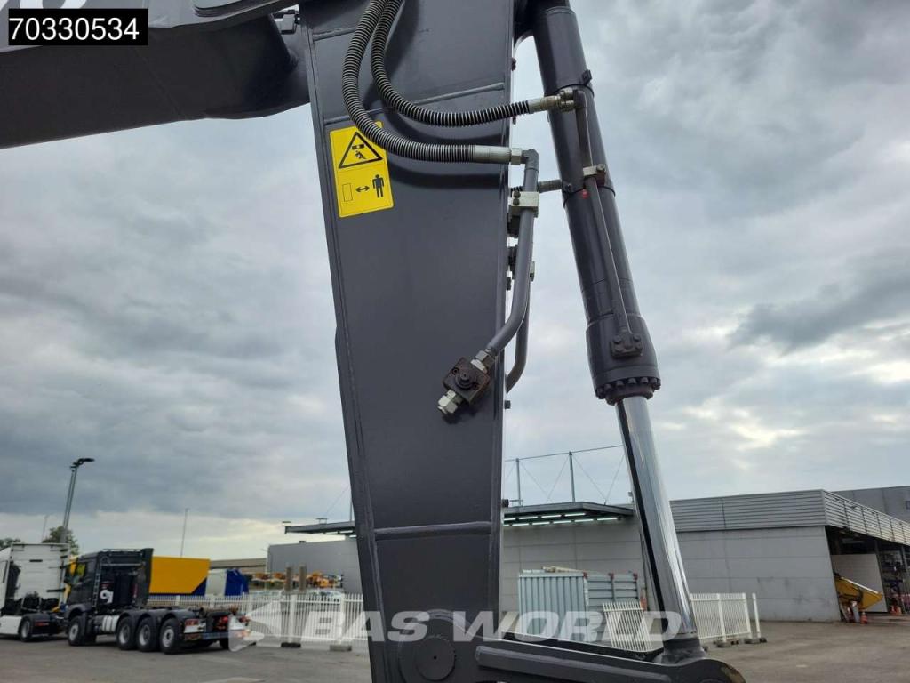 Volvo EC300 D L Photo 13