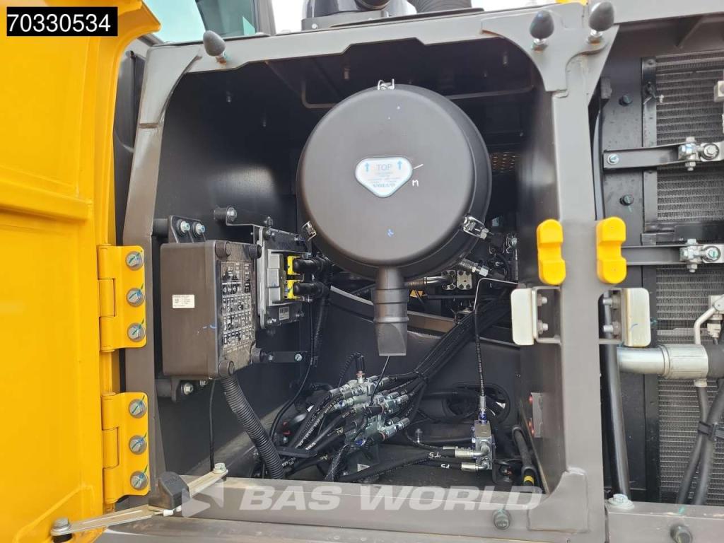 Volvo EC300 D L Photo 21