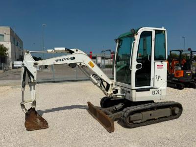 Volvo ECR25D sold by MEK Srl