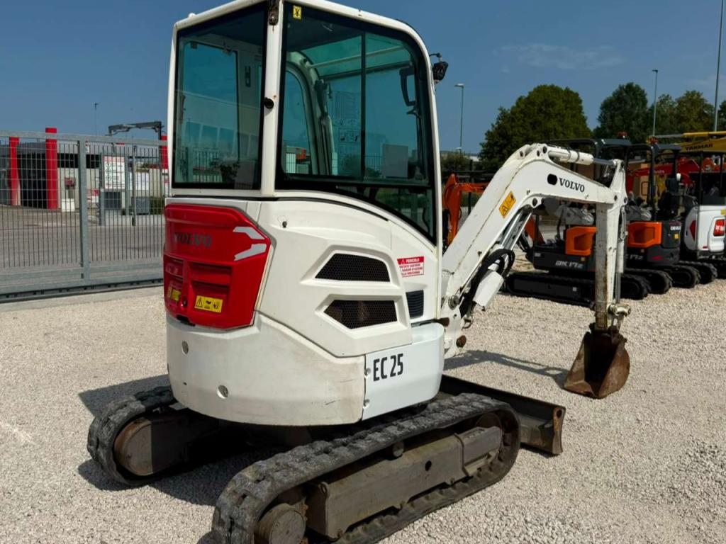 Volvo ECR25D Photo 3