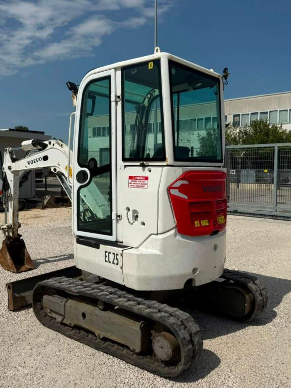 Volvo ECR25D Photo 4