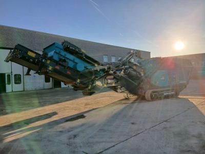 Powerscreen TRAKPACTOR 290SR sold by Impianti Industriali Srl