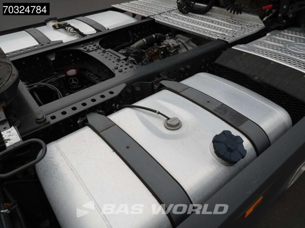Mercedes-Benz Actros 1848 4X2 StreamSpace Retarder 2xTanks ACC Photo 18