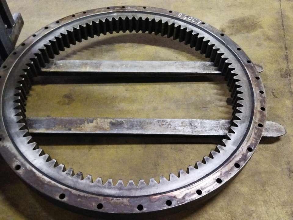 Slewing ring for New Holland E 305 B Photo 2