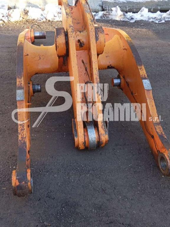 Arm for loaders for Fiat Hitachi W 270 Photo 3