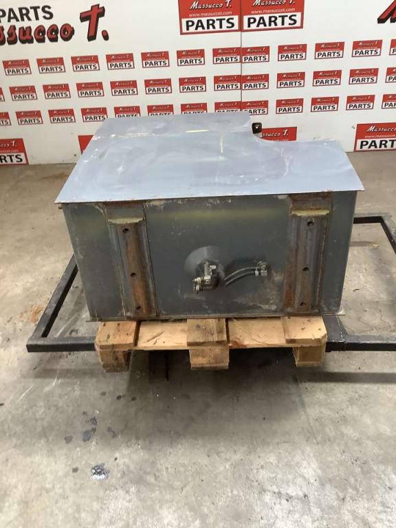Diesel tank for Komatsu PC228 -3 Photo 3