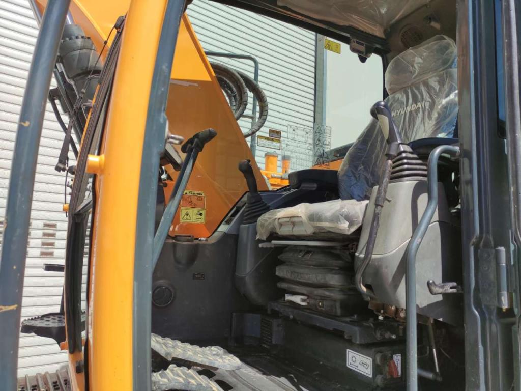 Hyundai HX145 Photo 5