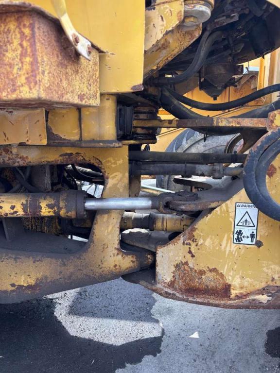 Volvo Steering hydraulic cylinde for Volvo L120D, L120C Photo 3