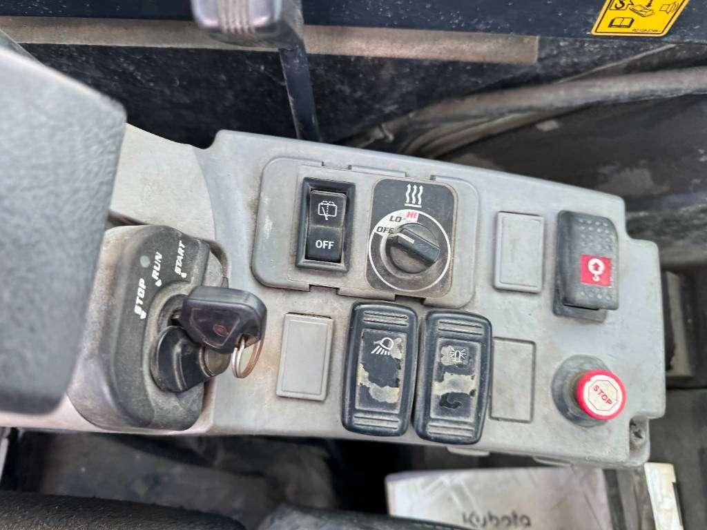 Kubota KX027-4 - Hammer Lines / Quick Coupler Photo 11