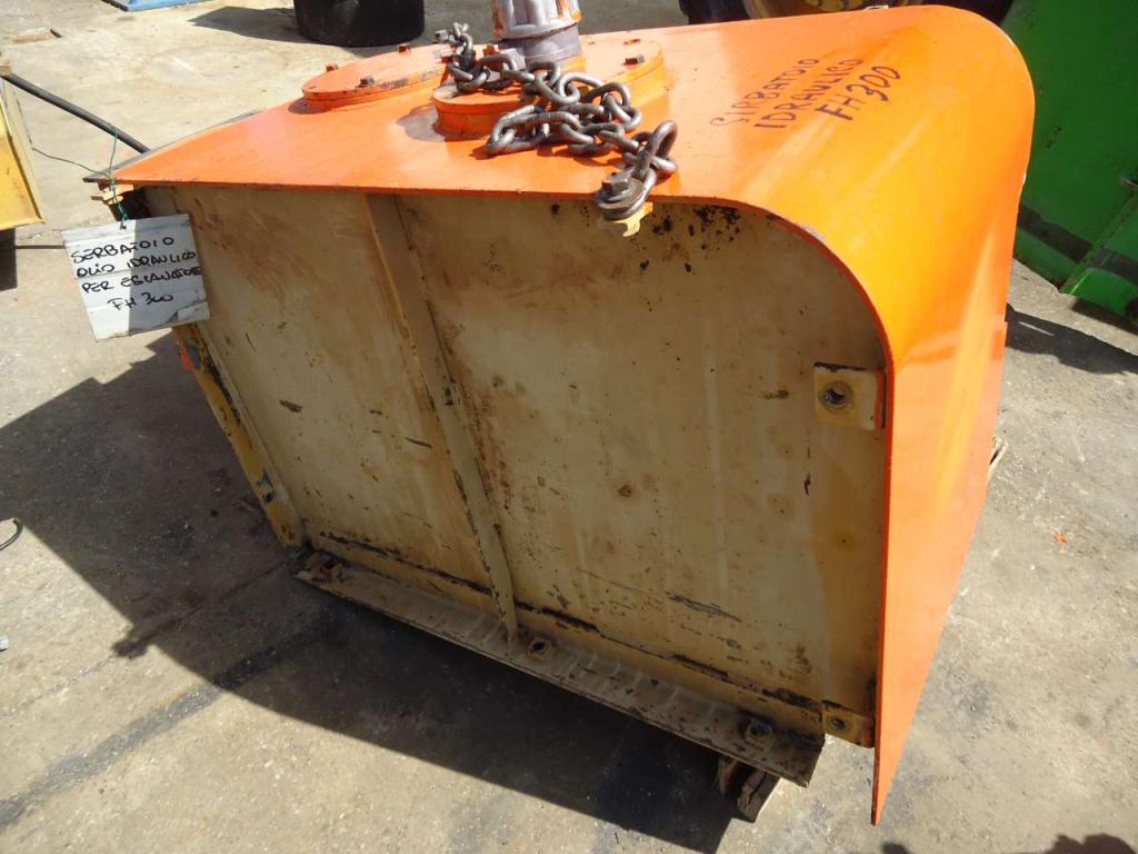 Oil tank for Fiat Hitachi fh300 Photo 1