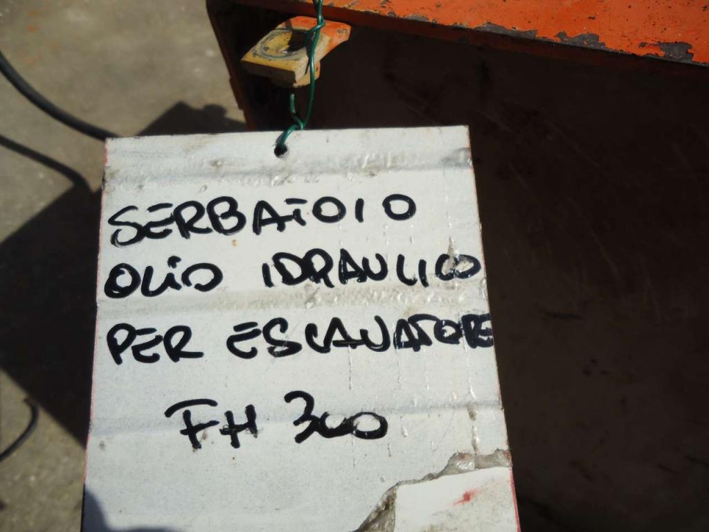 Oil tank for Fiat Hitachi fh300 Photo 3