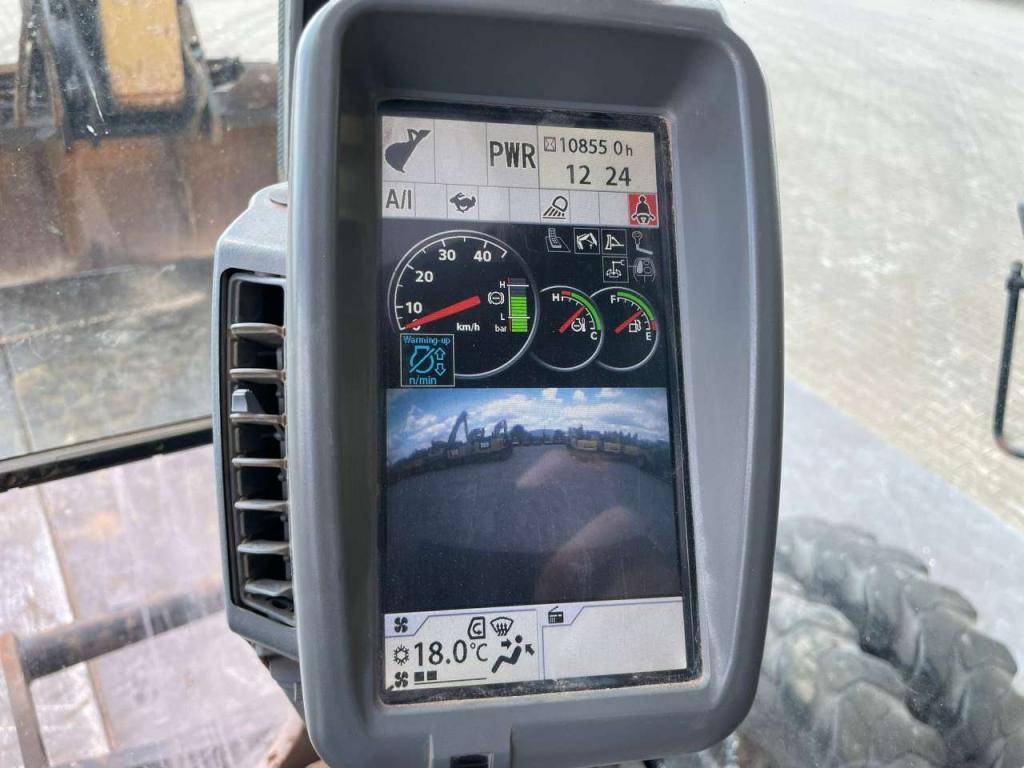 Hitachi ZX170W-5B Photo 18