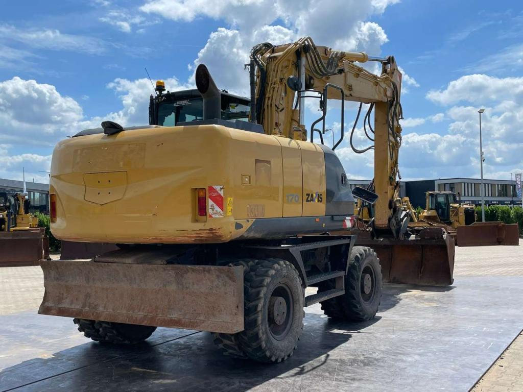 Hitachi ZX170W-5B Photo 5