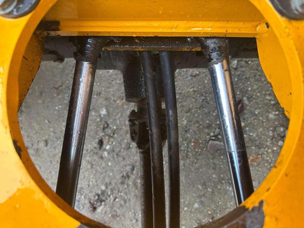 Thwaites 3 Tonne Swivel Photo 17