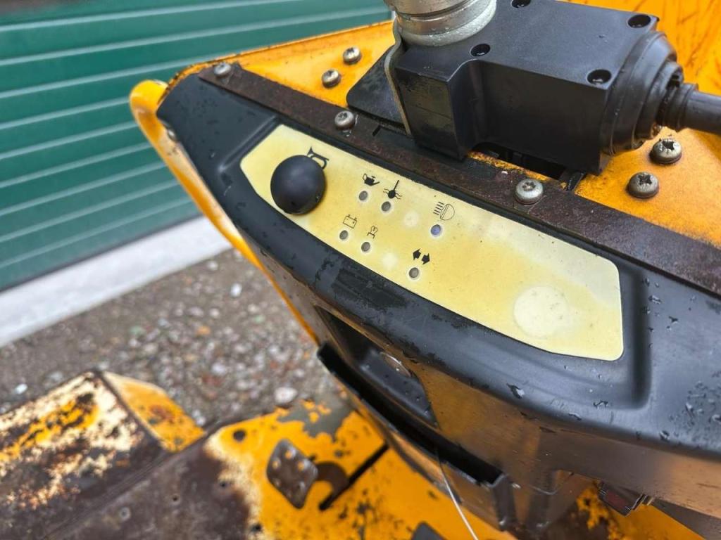 Thwaites 3 Tonne Swivel Photo 24