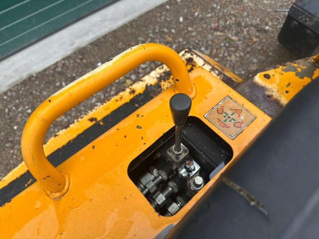 Thwaites 3 Tonne Swivel Photo 26