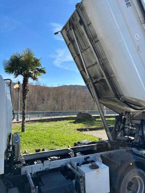 Mitsubishi FUSO FE 74 Photo 10