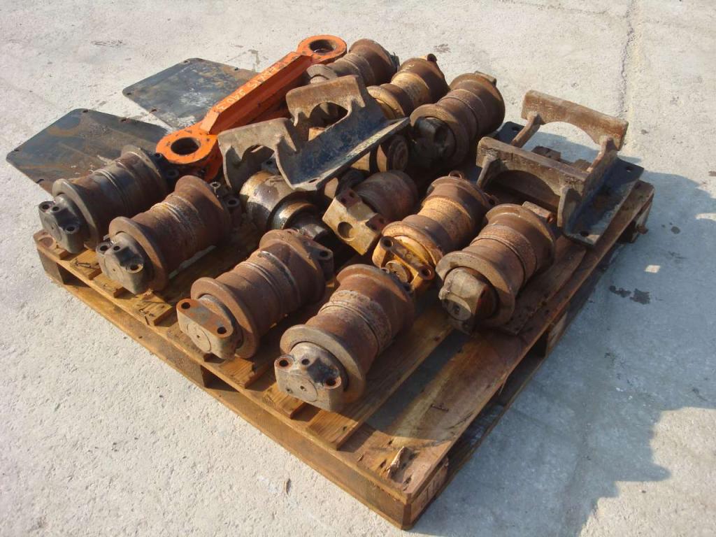 Upper and lower rollers for ZAXIS 240.3 e 210 Photo 2
