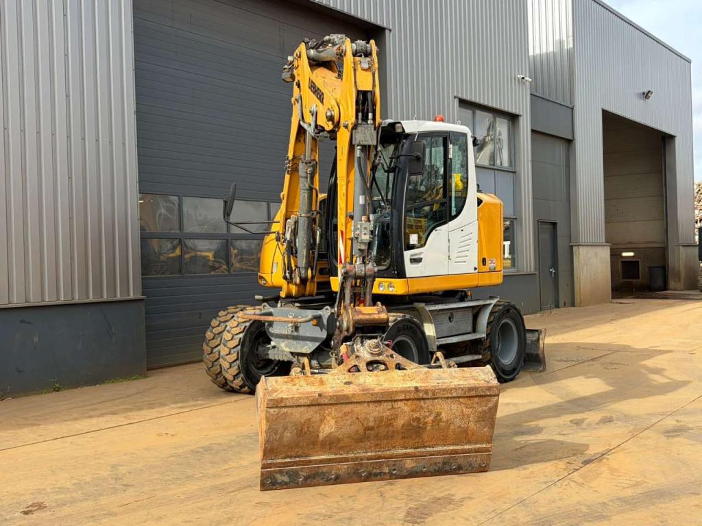 Liebherr 910 Compact Photo 12