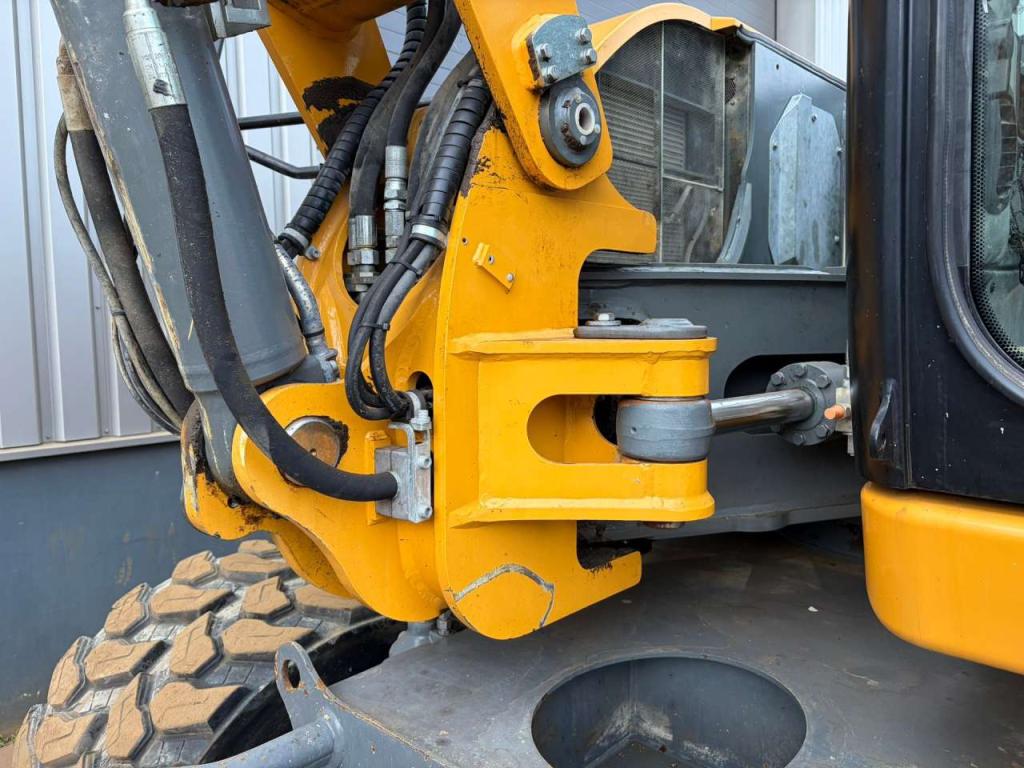 Liebherr 910 Compact Photo 18