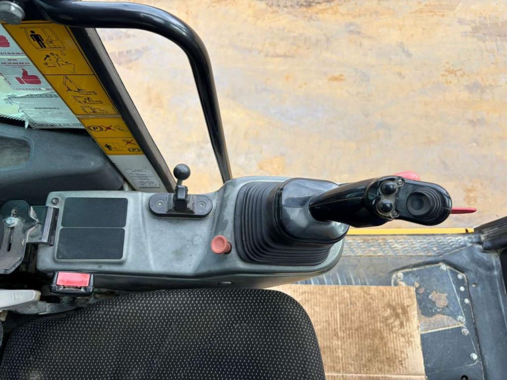 Liebherr 910 Compact Photo 29