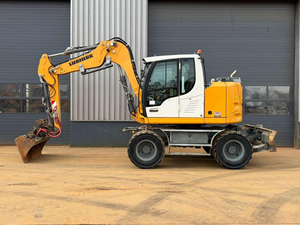 Liebherr 910 Compact Photo 4