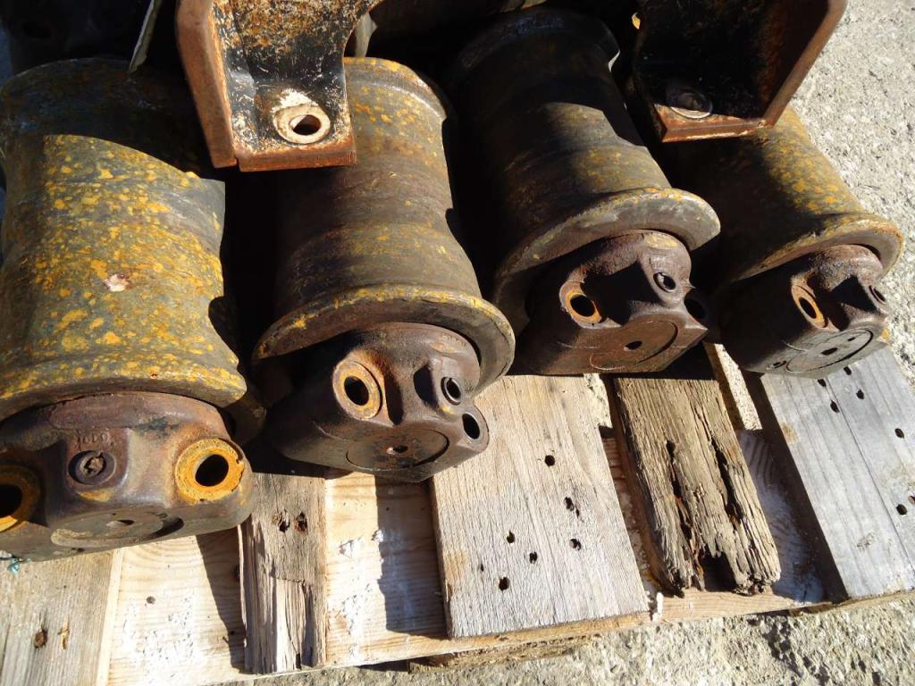 Track rollers for Fiat Hitachi EX 215 Photo 2