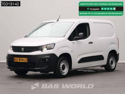 Peugeot Partner 110pk Benzine L1H1 Navi Airco Cruise Parkeersensoren Euro6 L1 Kompakt Airco Cruise control sold by BAS World B.V.
