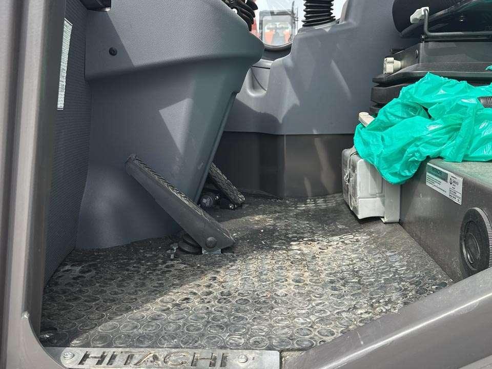 Hitachi ZW75-6C Photo 13