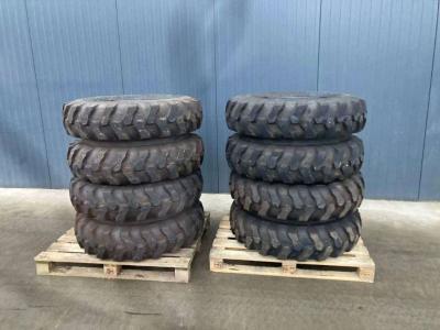 Tire for Apollo 1000 x 20 Set / 10.00 x 20: 4x2 Tyres sold by Smitma B.V.