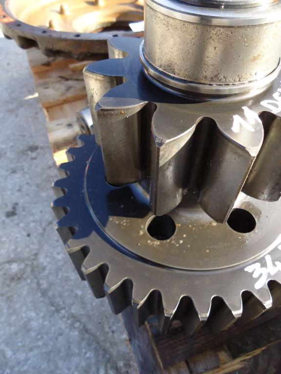Worm gear reduction unit for Caterpillar 955L Photo 2